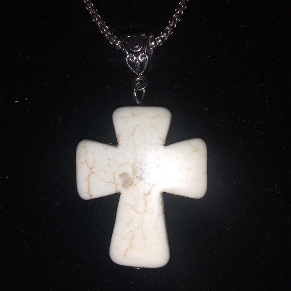 ADOROBLE!/ WHITE HOWLITE CROSS NECKLACE SET 3PC❤️ - Picture 3 of 11